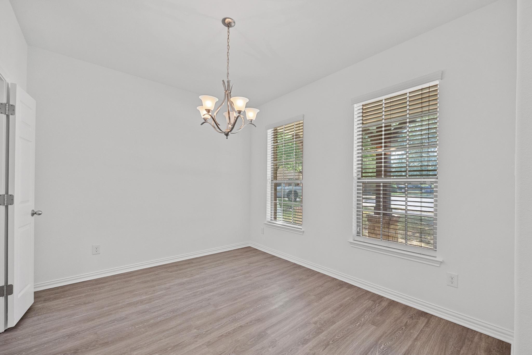 2572 Santa Barbara Loop Property Photo 11