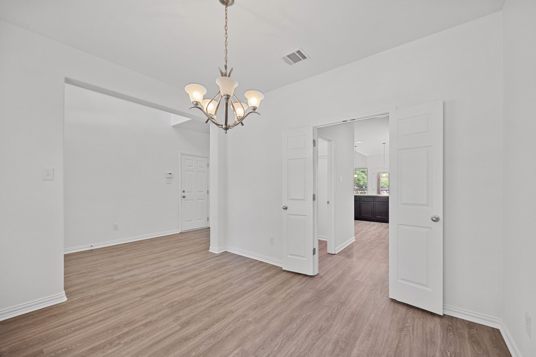 2572 Santa Barbara Loop Property Photo 12
