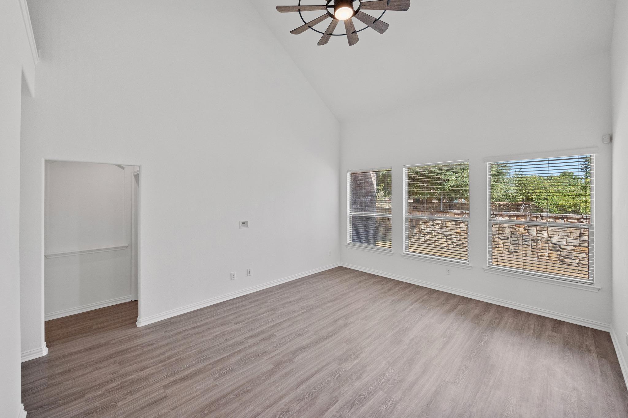 2572 Santa Barbara Loop Property Photo 16