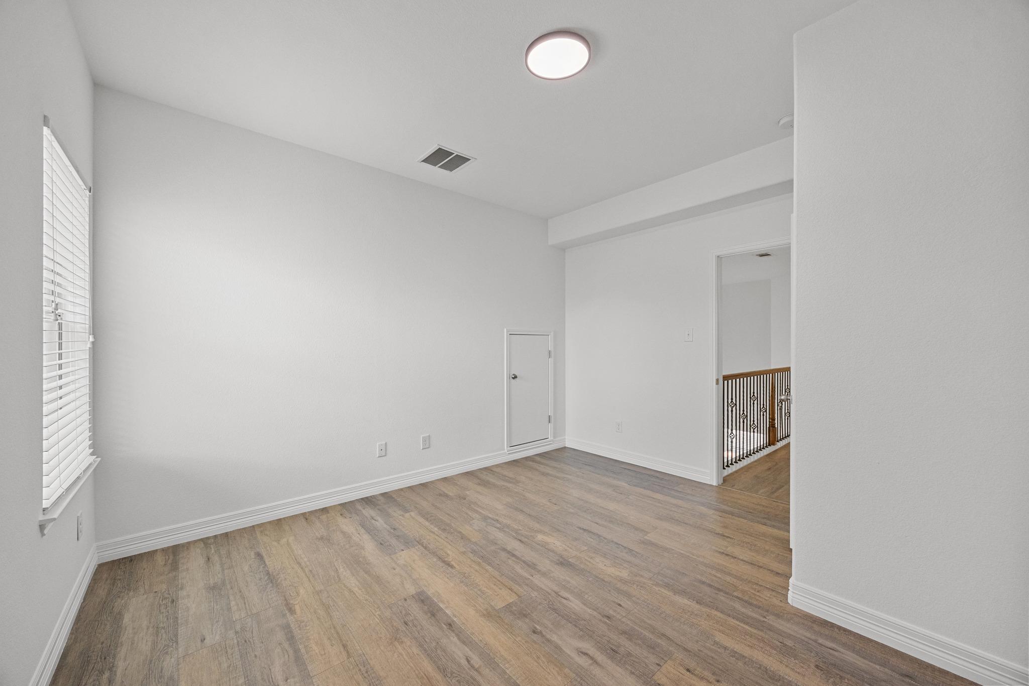 2572 Santa Barbara Loop Property Photo 24