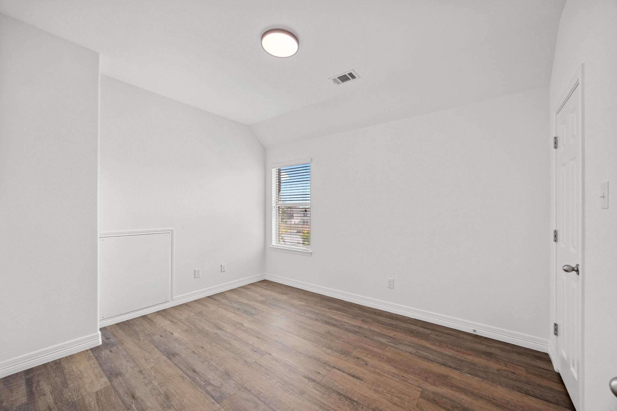 2572 Santa Barbara Loop Property Photo 28