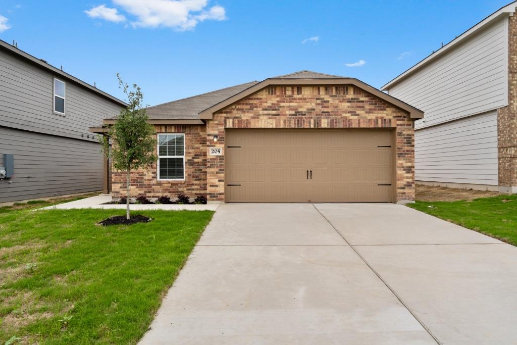 205 Allington Cir Property Photo 3