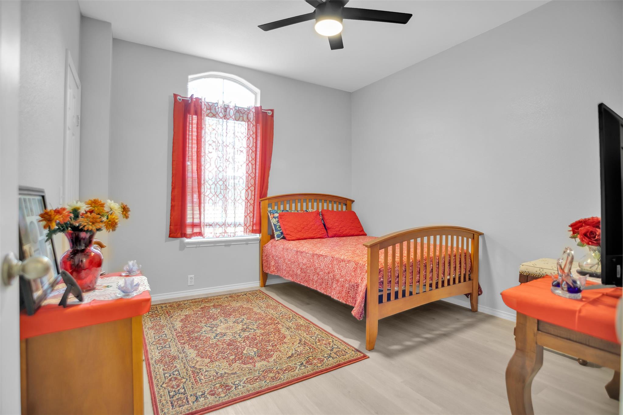 405 Shadowpoint St Property Photo 20