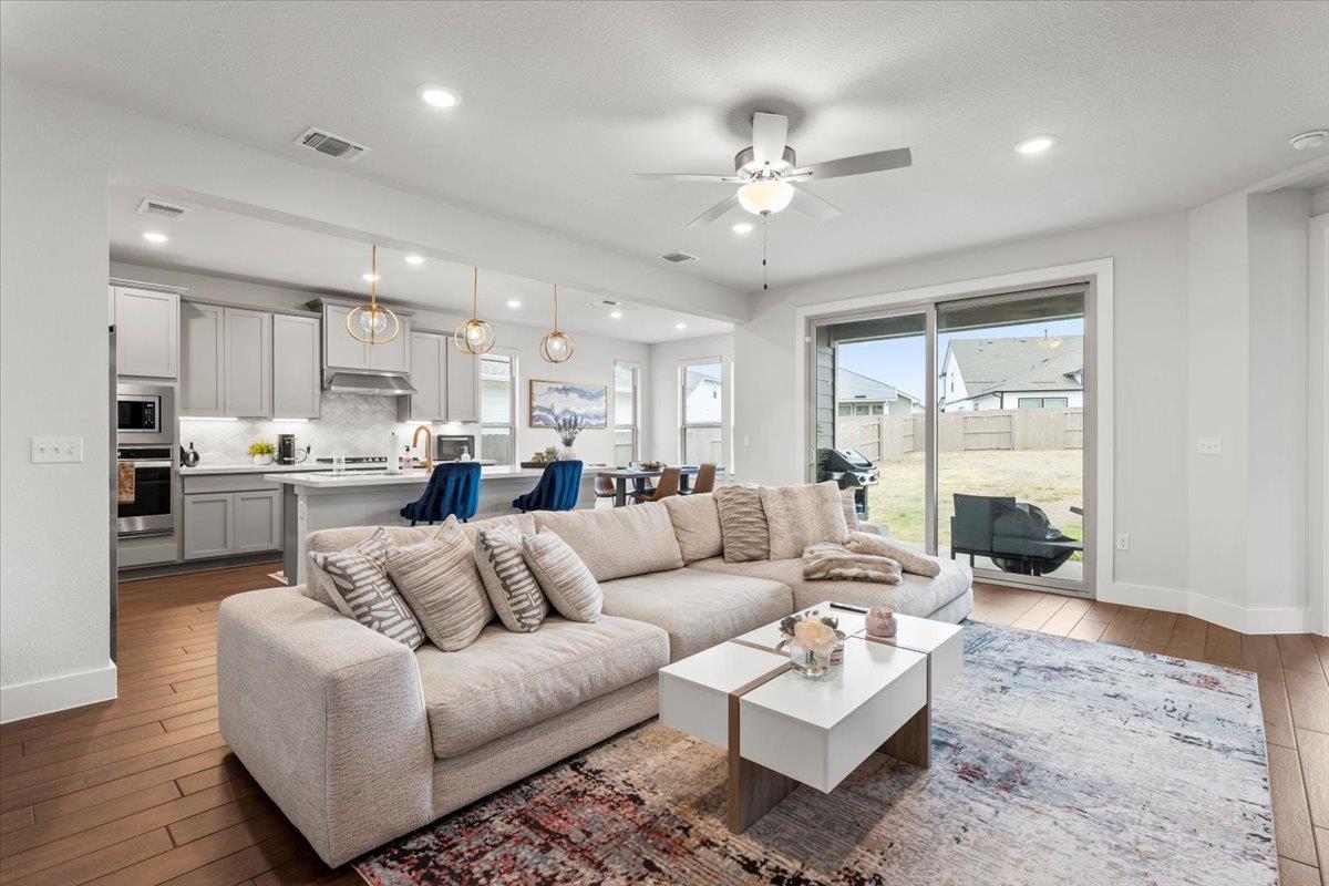 7710 Ellas Inlet Dr Property Photo 2