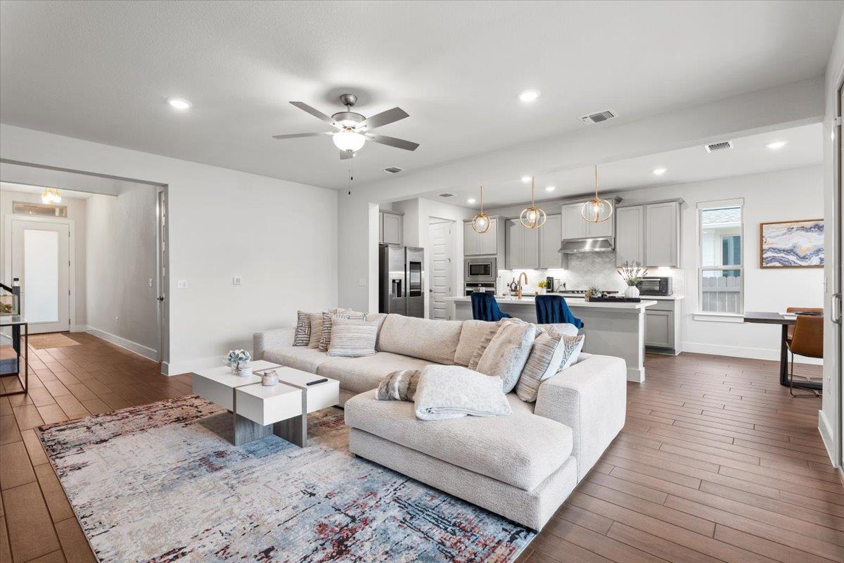 7710 Ellas Inlet Dr Property Photo 8