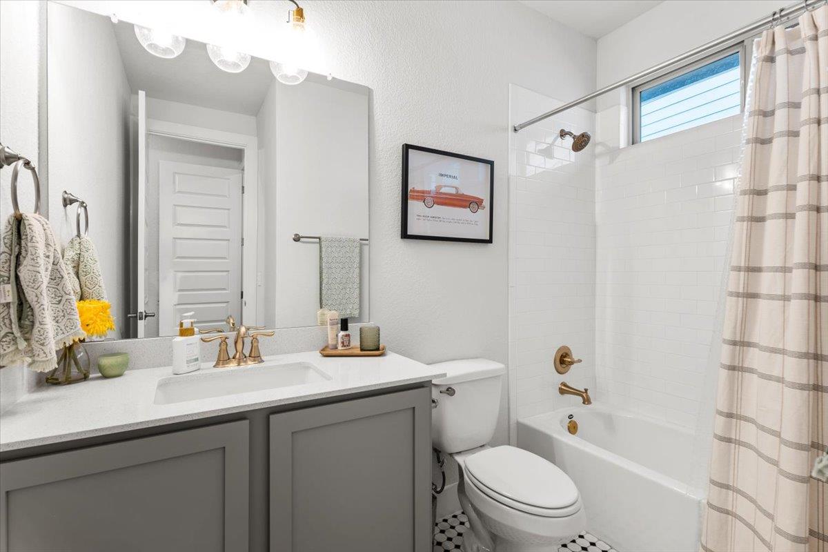 7710 Ellas Inlet Dr Property Photo 10