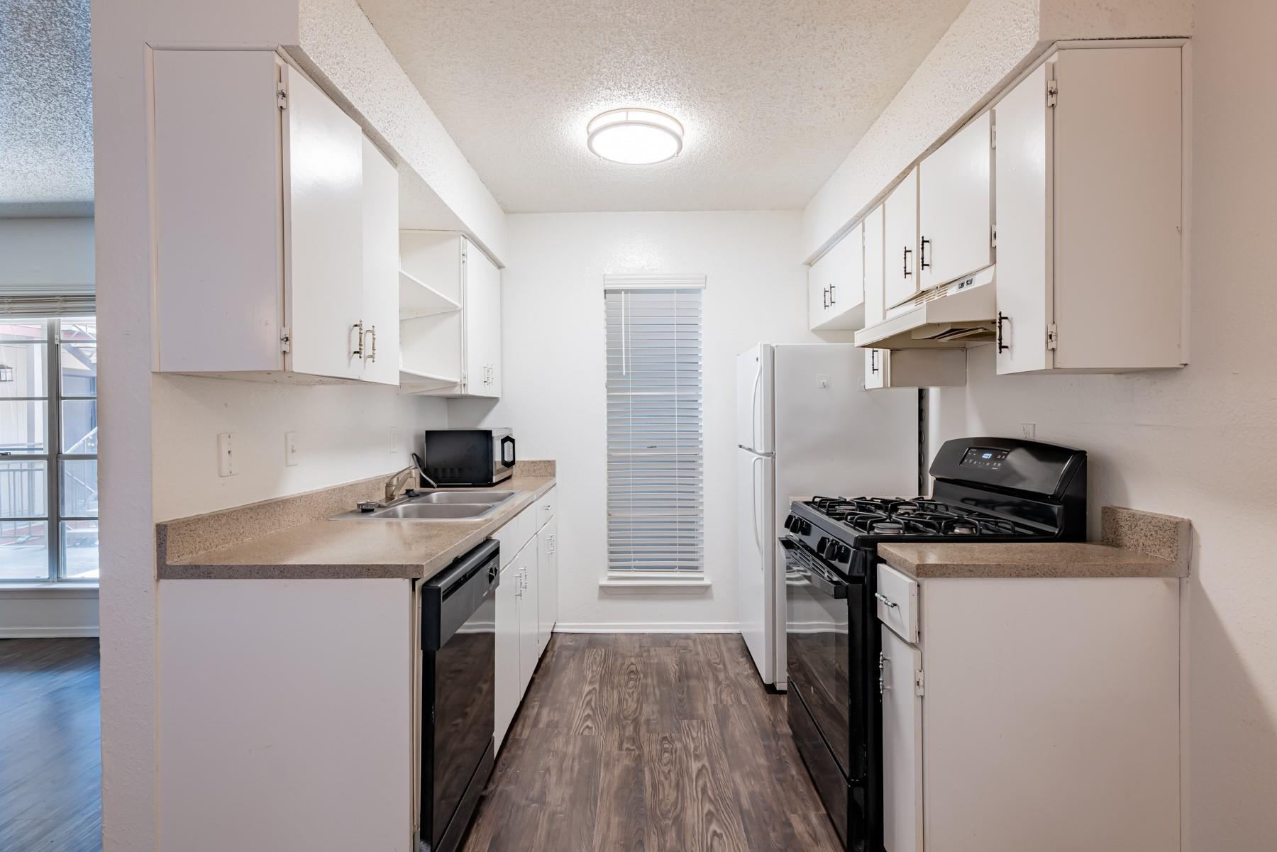 3121 Speedway None #106 Property Photo 3