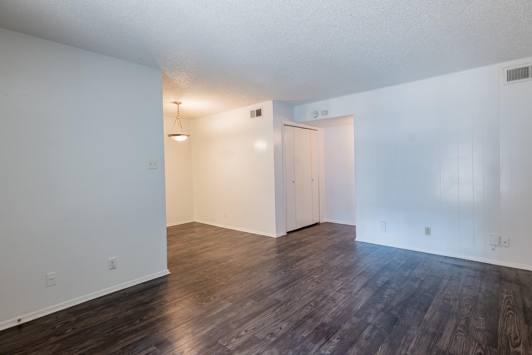 3121 Speedway None #106 Property Photo 6