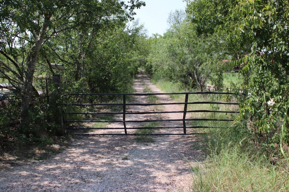 7701 Old Lockhart Highway Property Photo