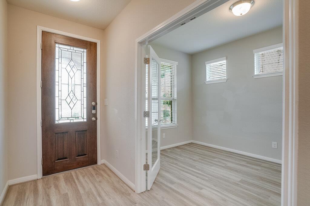 2040 Hat Bender Loop Property Photo 3