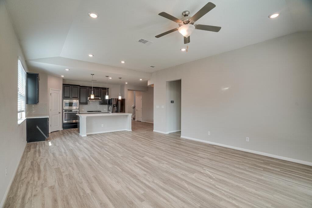 2040 Hat Bender Loop Property Photo 8