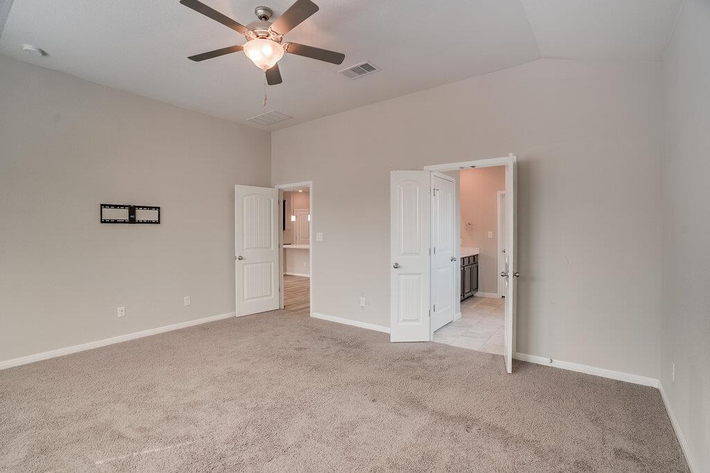 2040 Hat Bender Loop Property Photo 10
