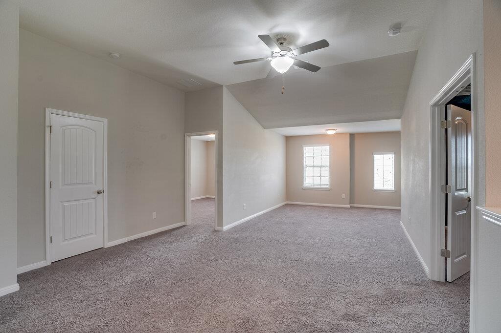 2040 Hat Bender Loop Property Photo 11