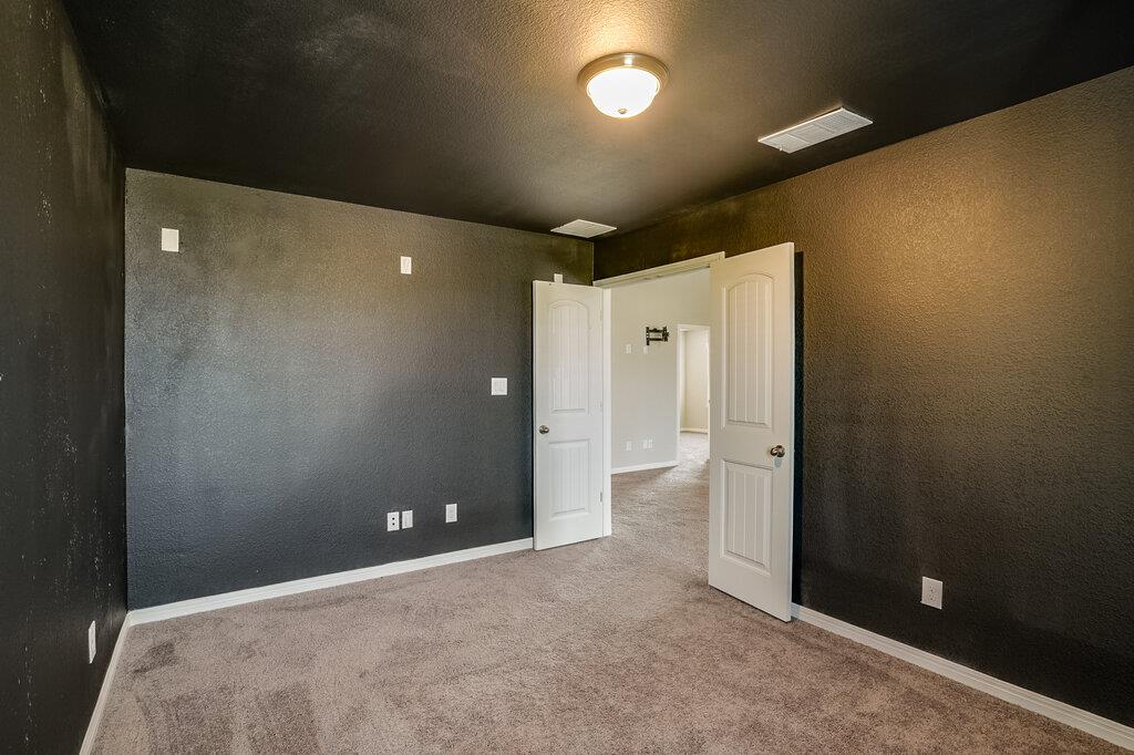 2040 Hat Bender Loop Property Photo 13