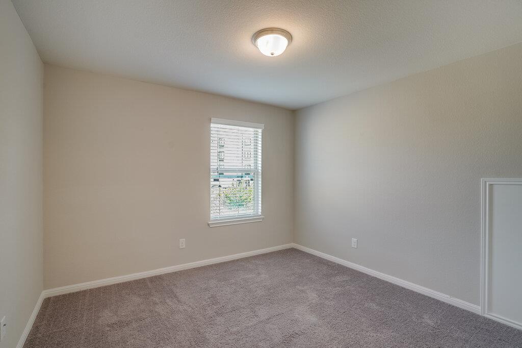 2040 Hat Bender Loop Property Photo 16