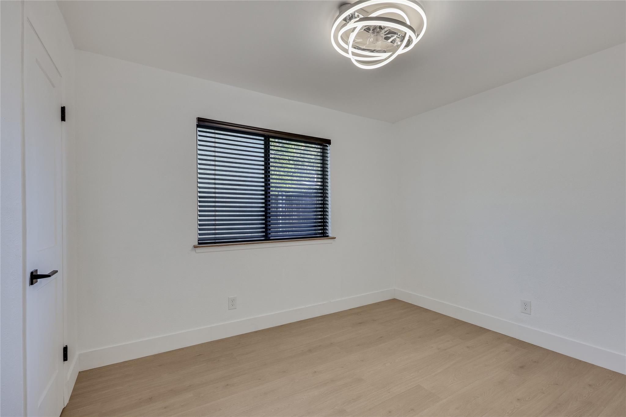 2803 Leeds Cv Property Photo 18