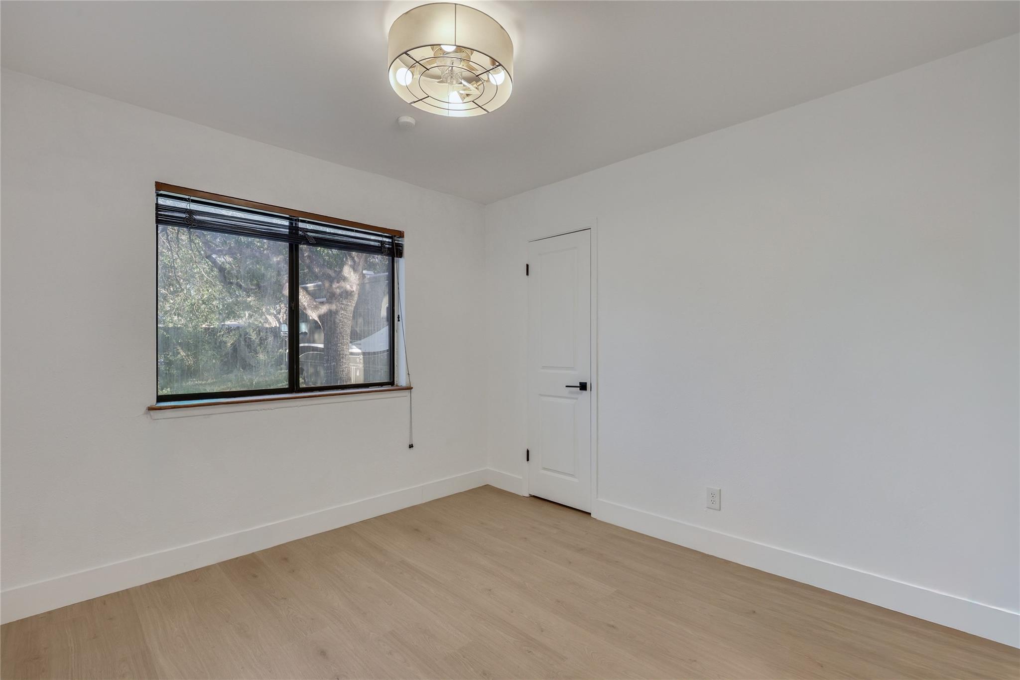 2803 Leeds Cv Property Photo 19