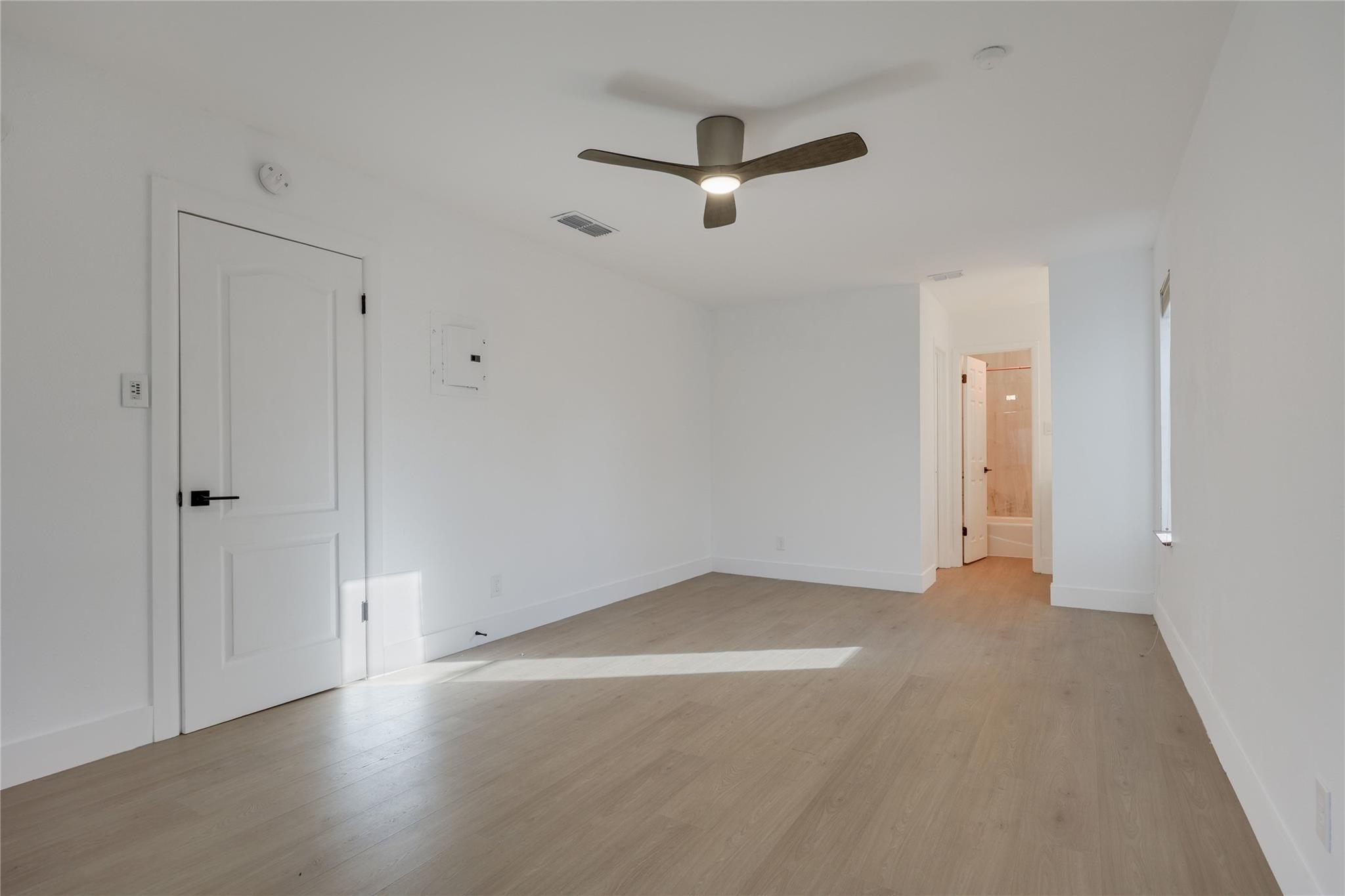 2803 Leeds Cv Property Photo 24