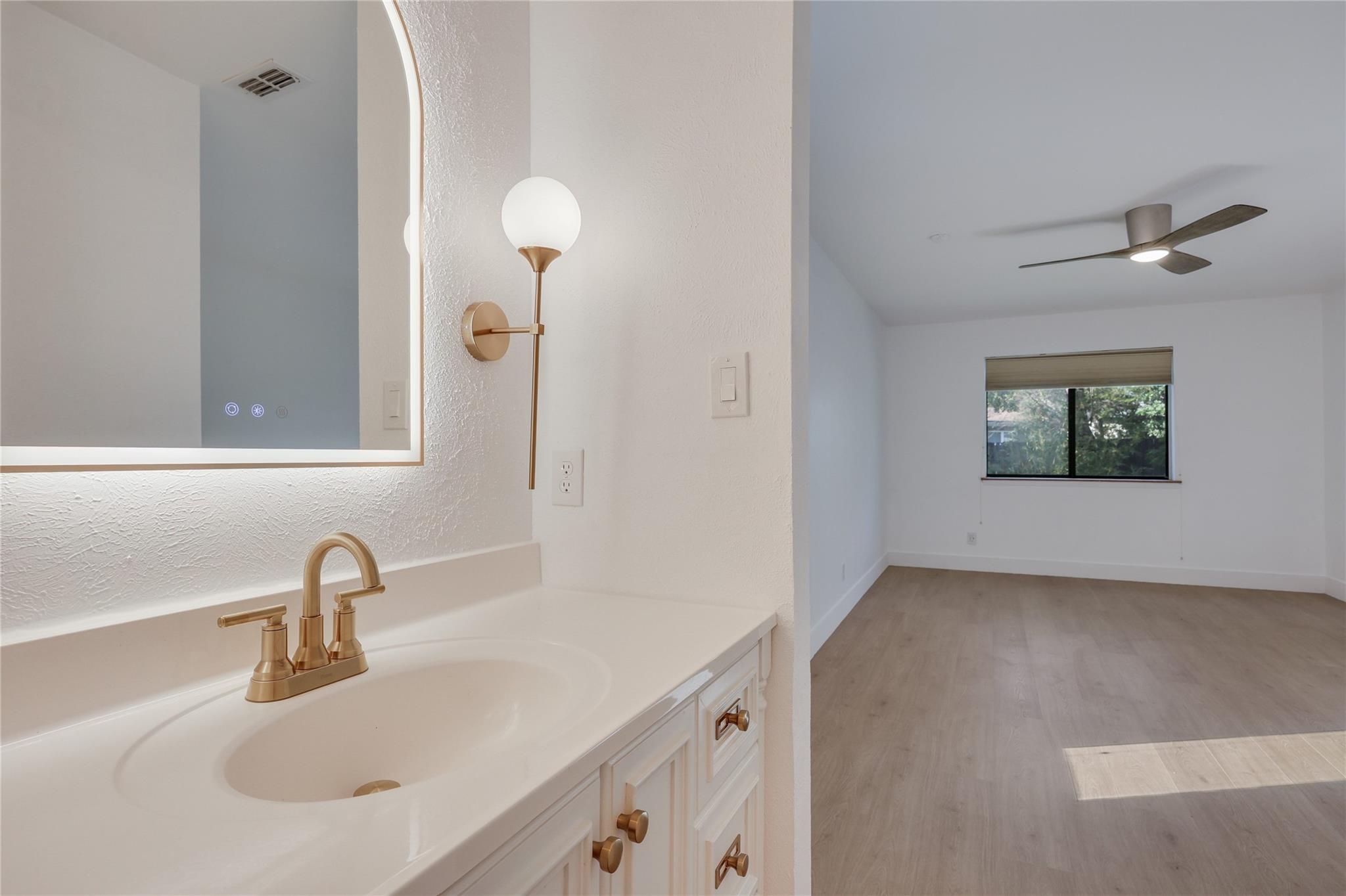 2803 Leeds Cv Property Photo 25
