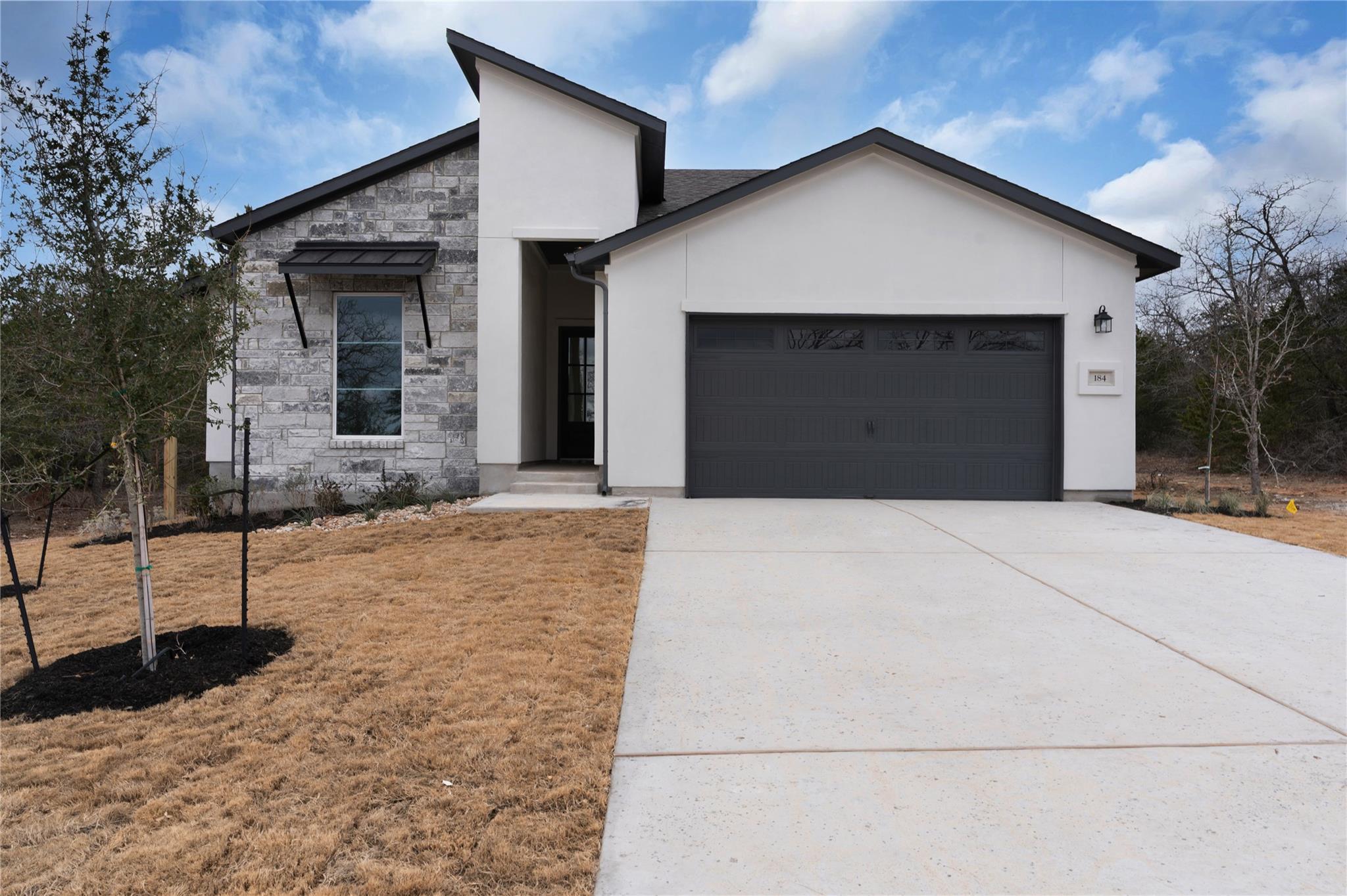 184 William Hersee Dr Property Photo 1