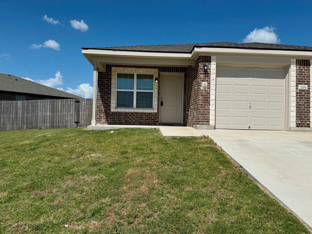 205 Dolphin Dr #a Property Photo 1
