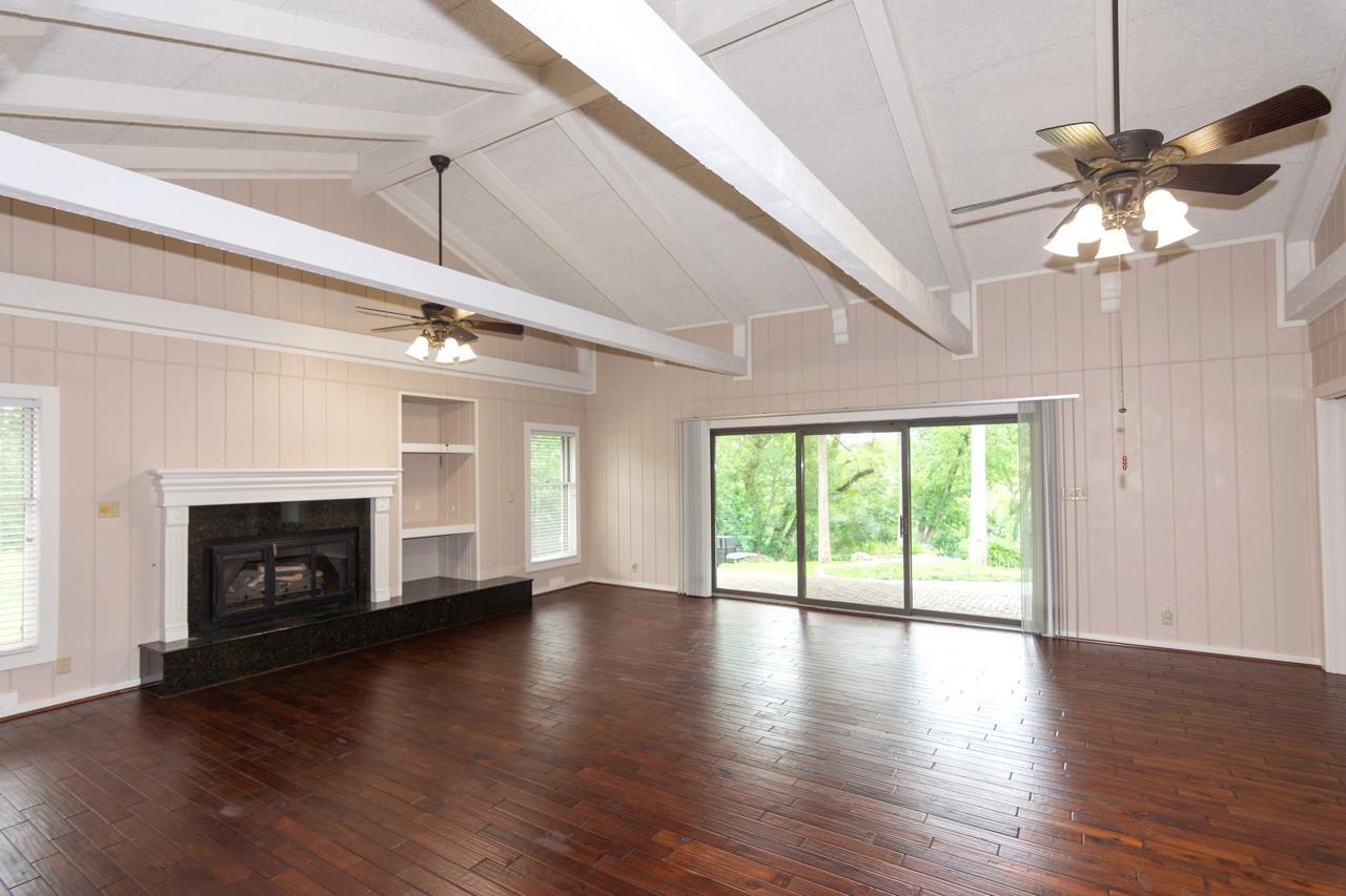 1404 Pearl Cv Property Photo 4