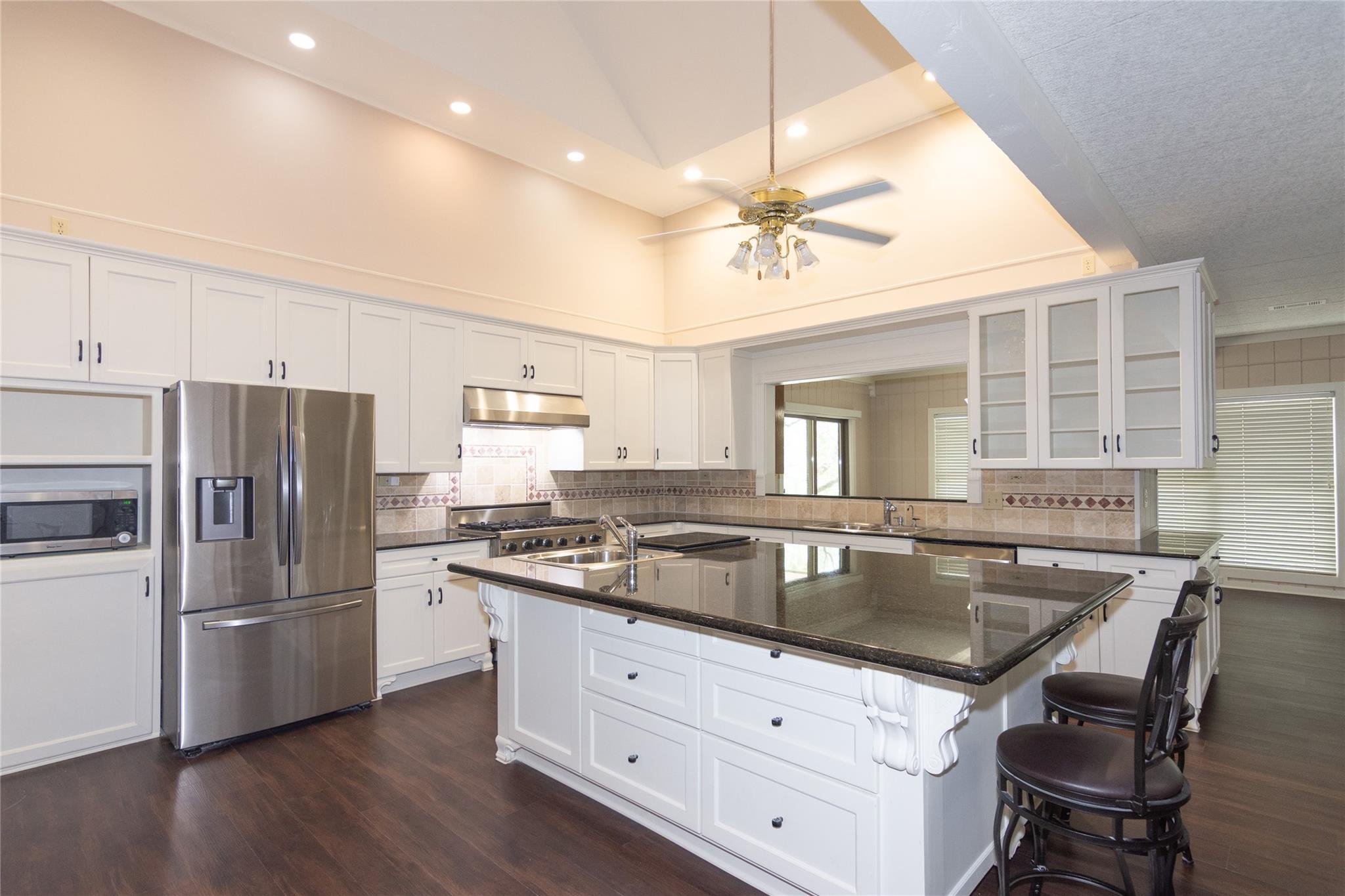 1404 Pearl Cv Property Photo 6