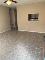 139 Elm Dr #206 Property Photo 1