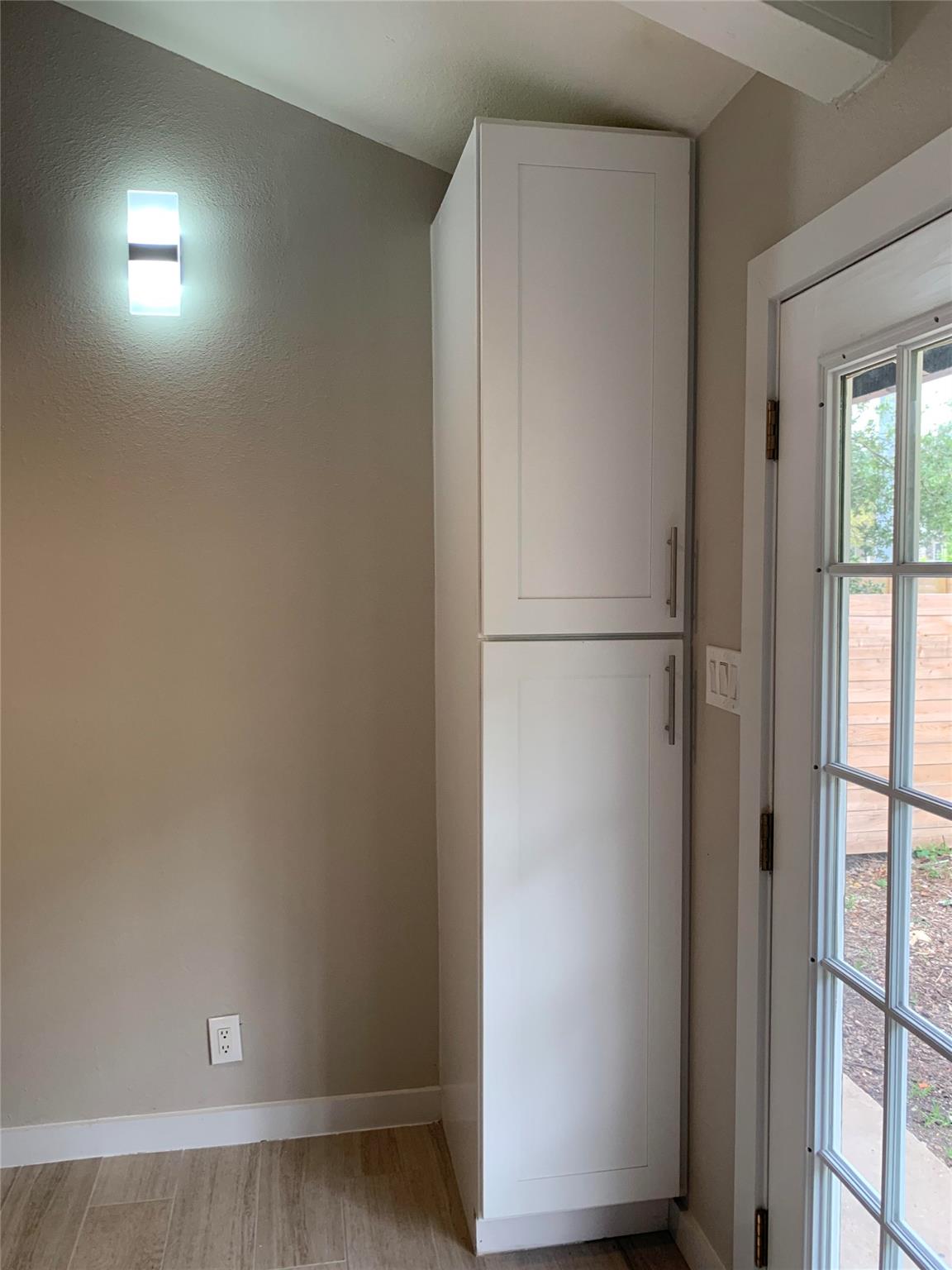 6706 Circle S Rd #b Property Photo 3