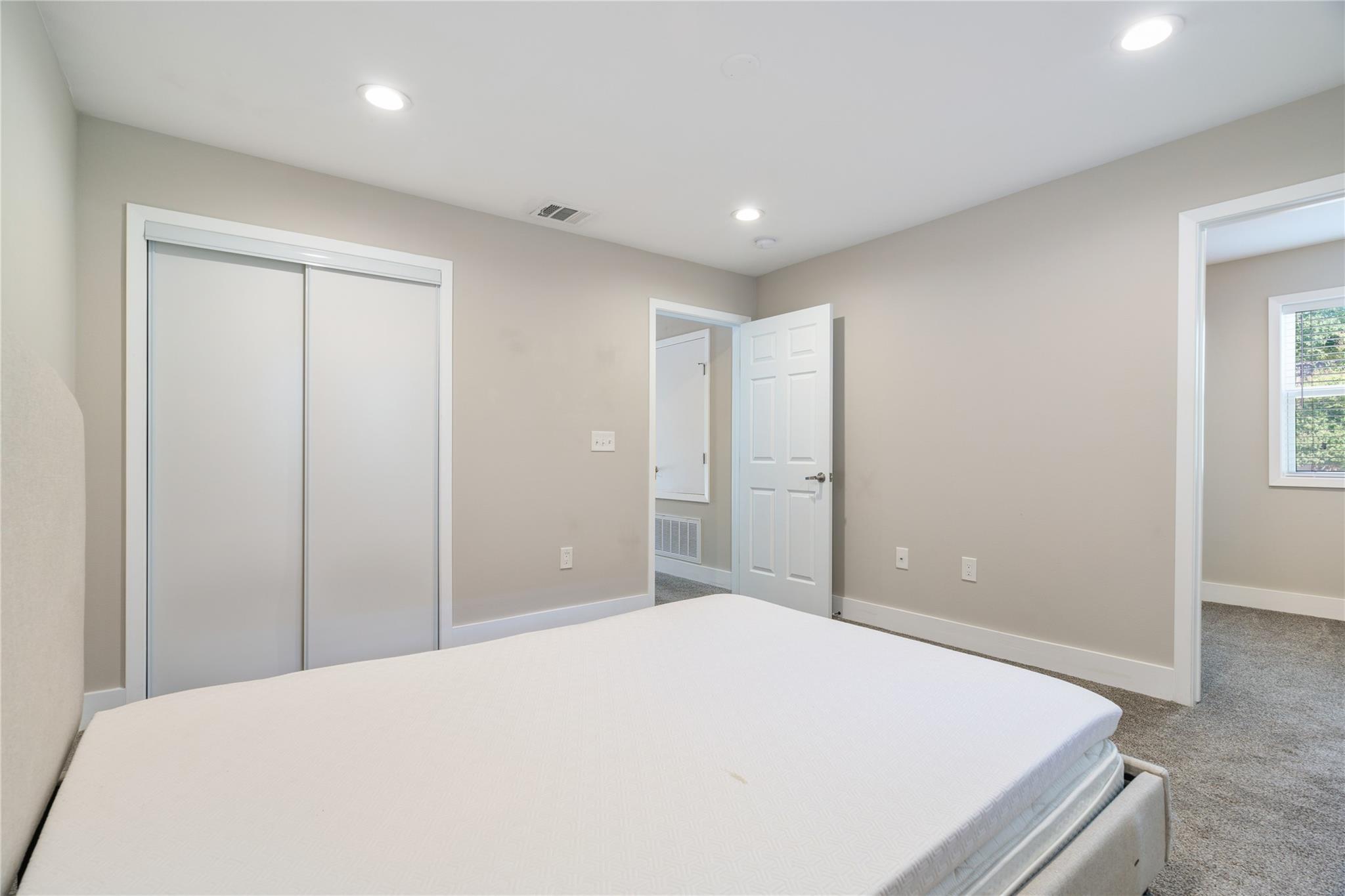 935 La Posada Dr 158 Property Photo 16