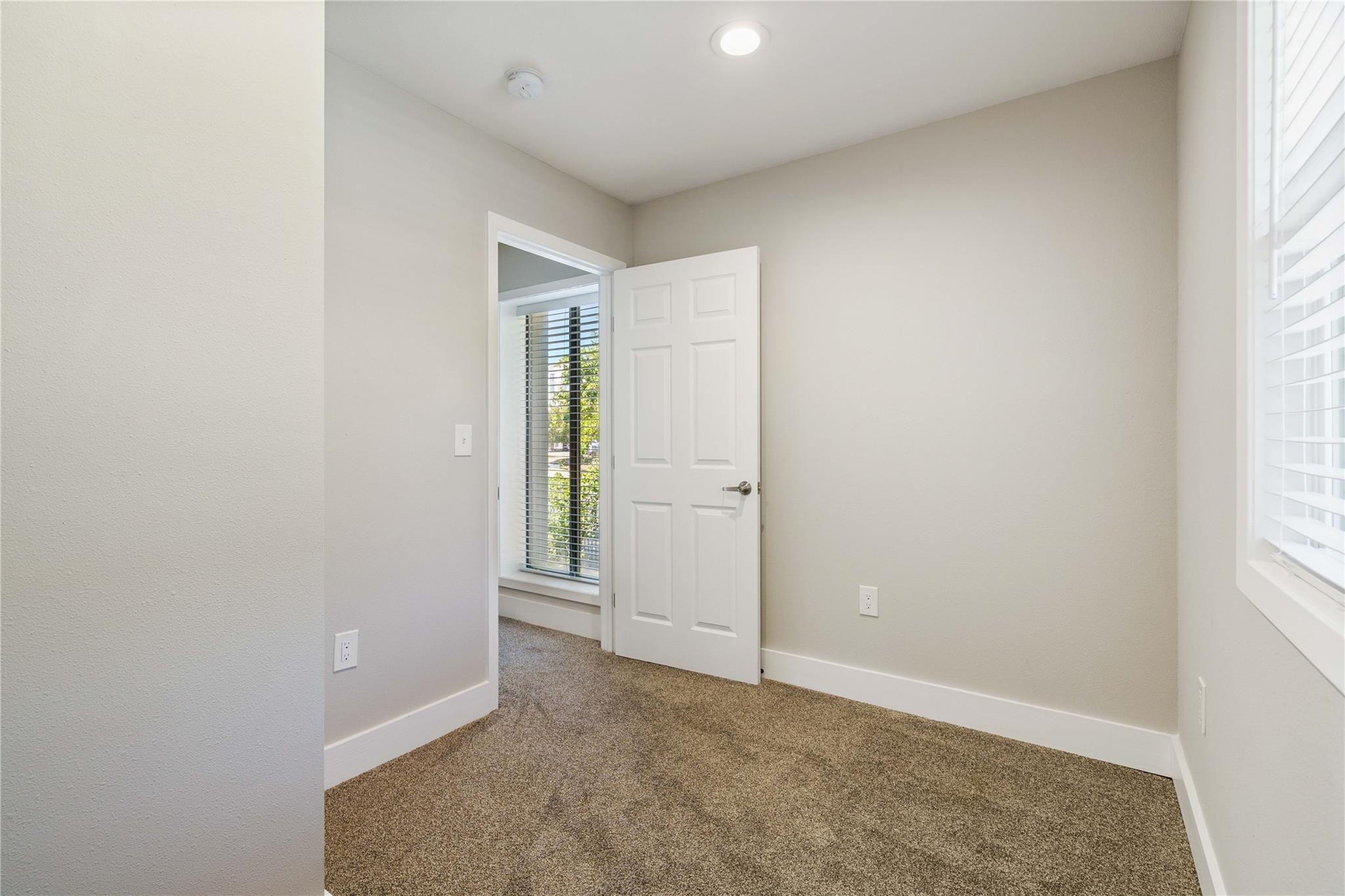 935 La Posada Dr 158 Property Photo 20