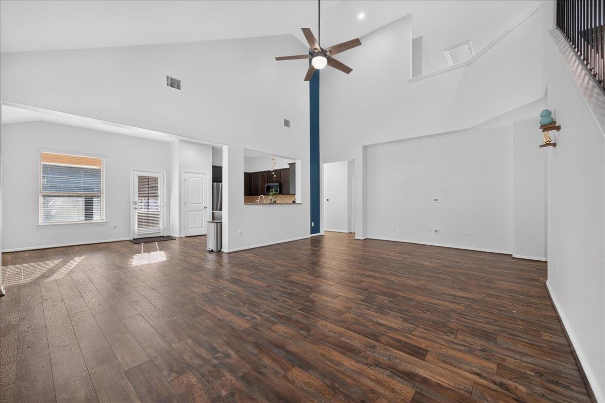 617 Cortona Ln Property Photo 8