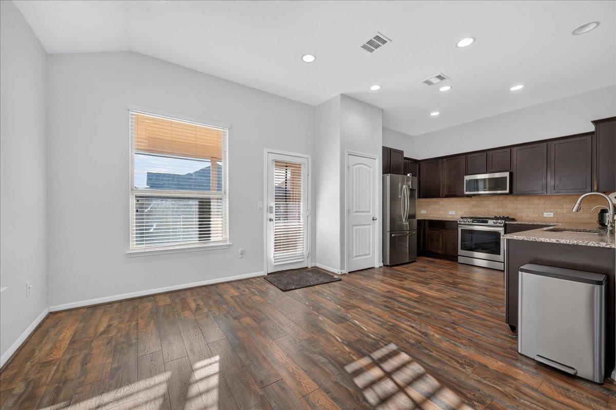 617 Cortona Ln Property Photo 9