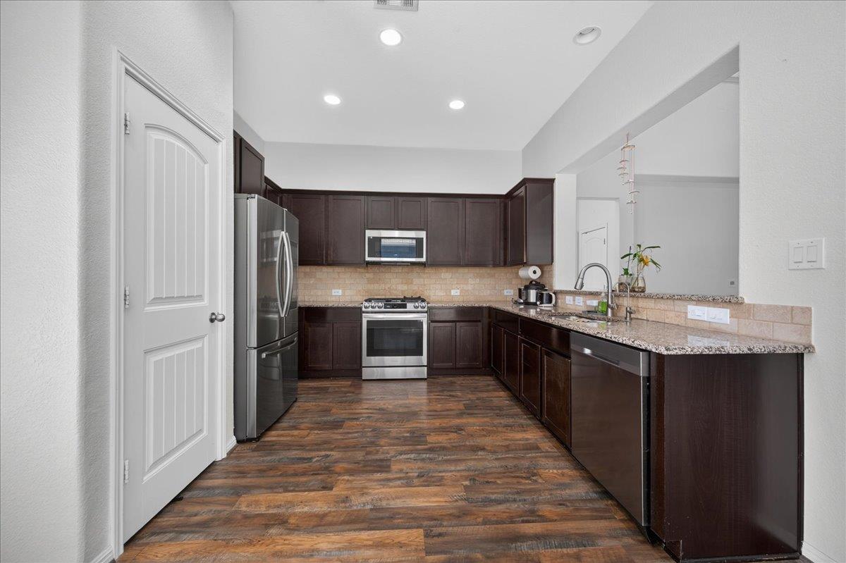 617 Cortona Ln Property Photo 10