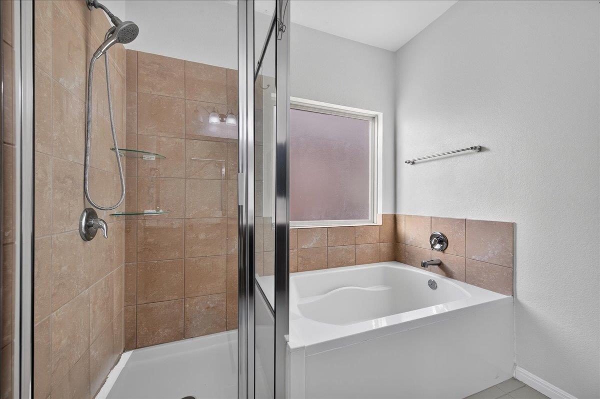 617 Cortona Ln Property Photo 18