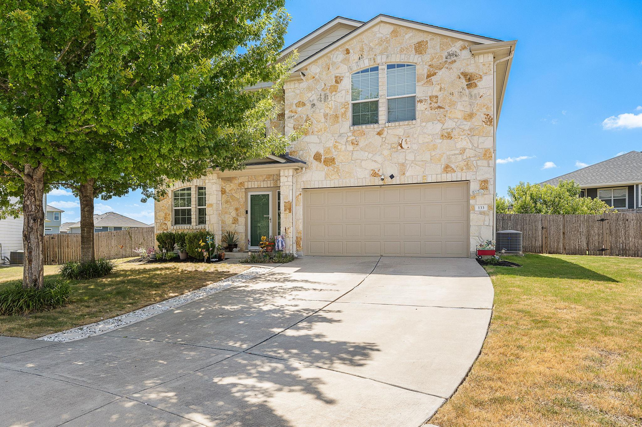 133 Lavaca Loop Property Photo 1