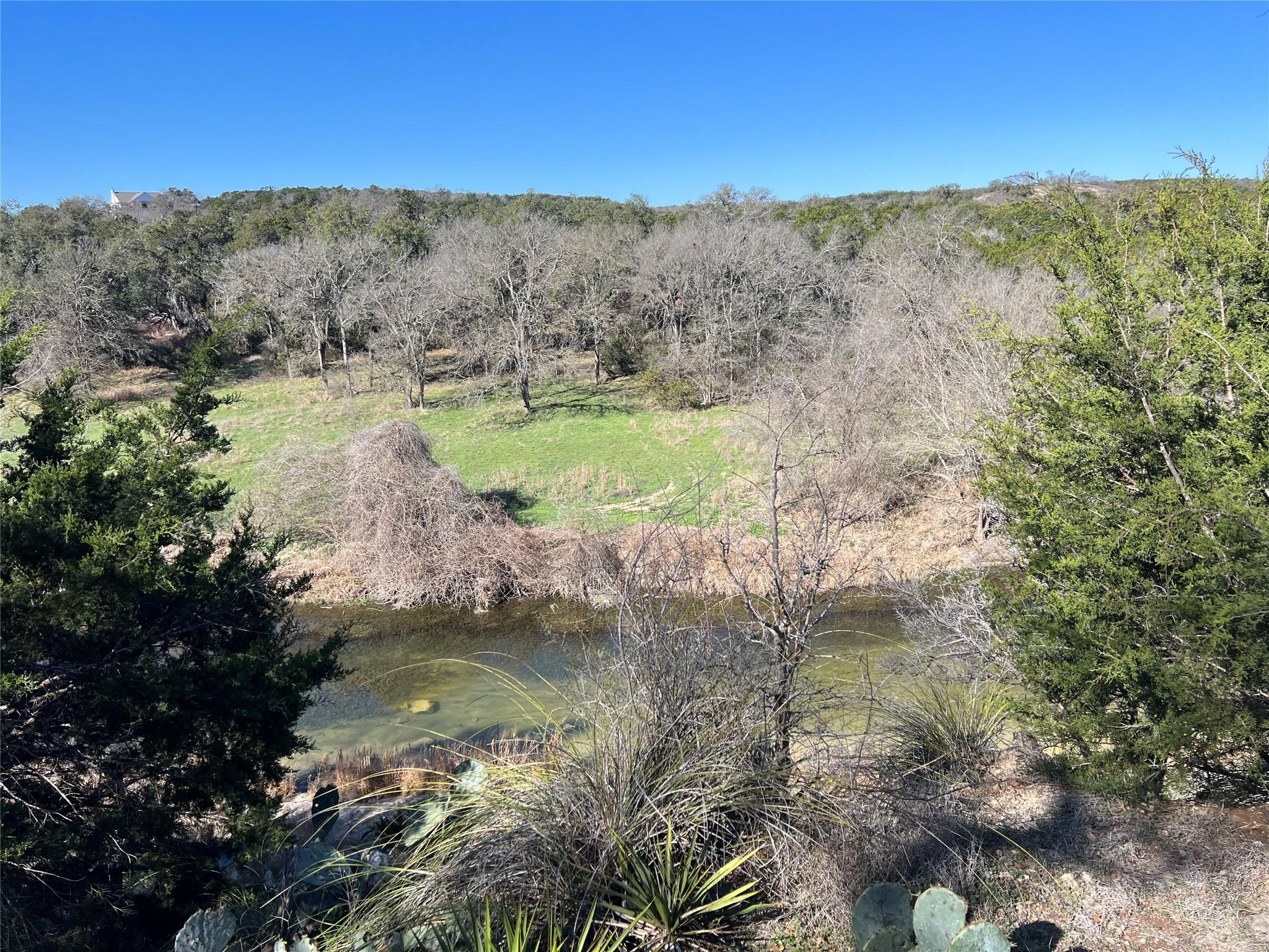 555 River Run Property Photo 16