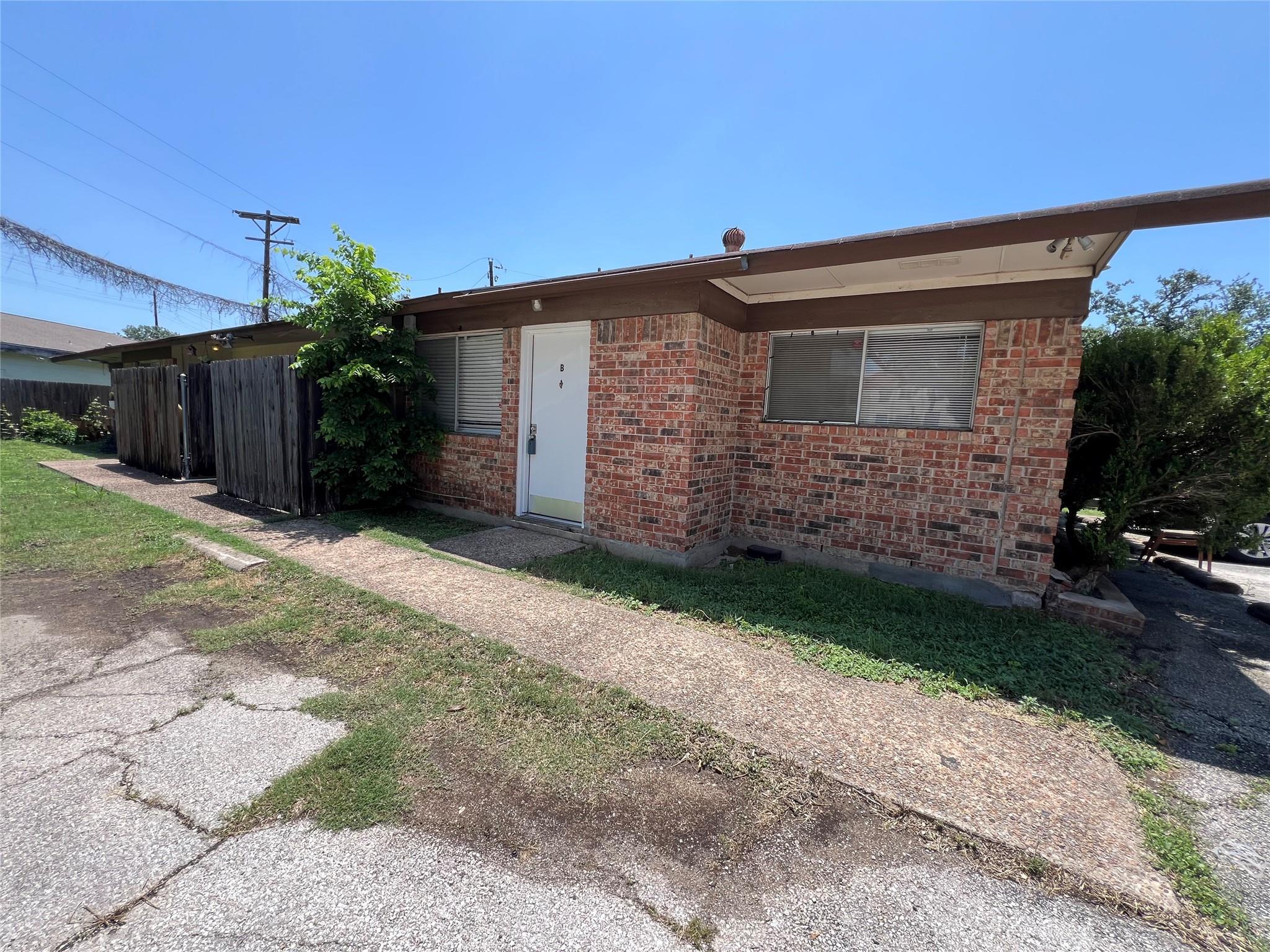 3403 Willowrun Cv #b Property Photo 1