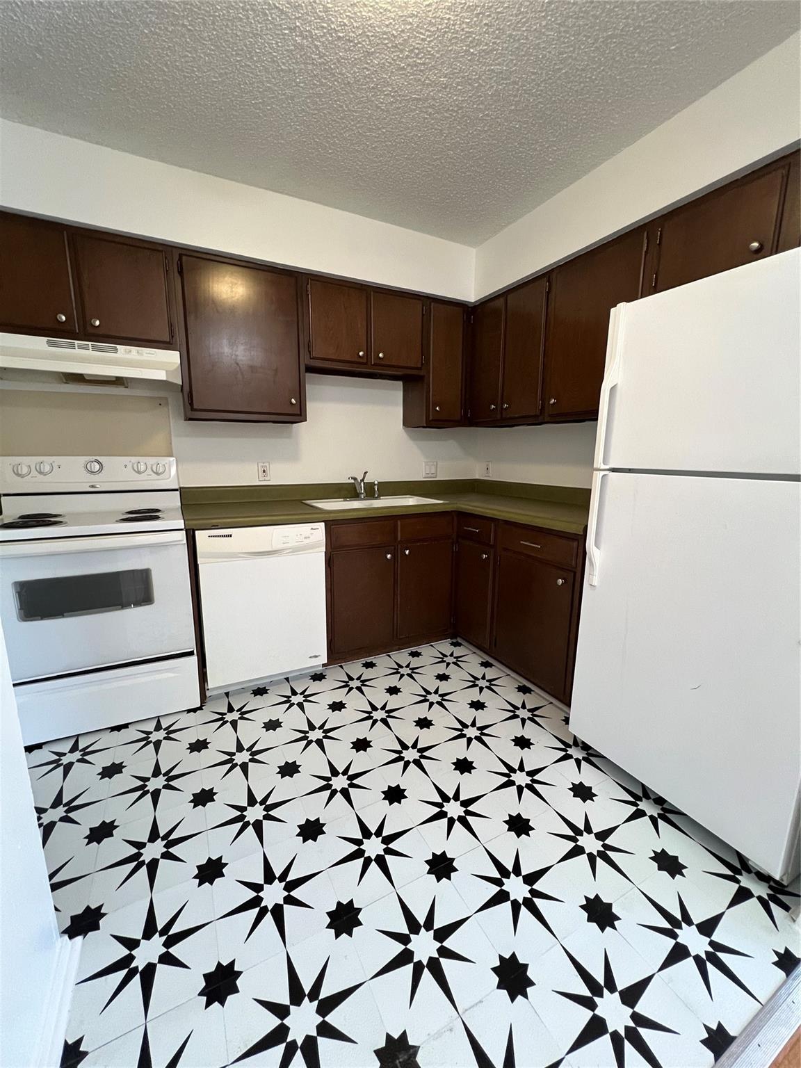 3403 Willowrun Cv #b Property Photo 2