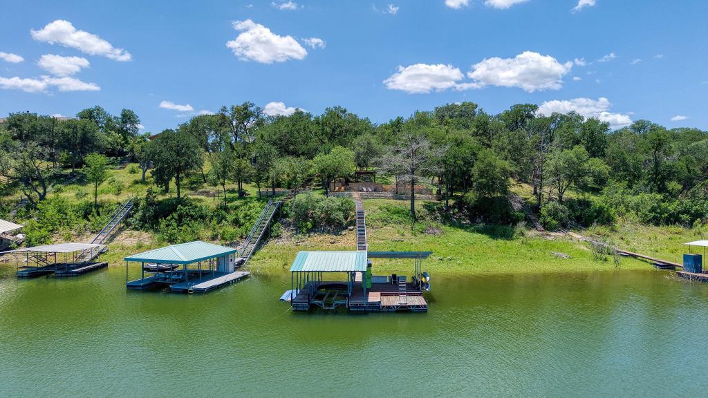 25400 Cove Dr Property Photo 3