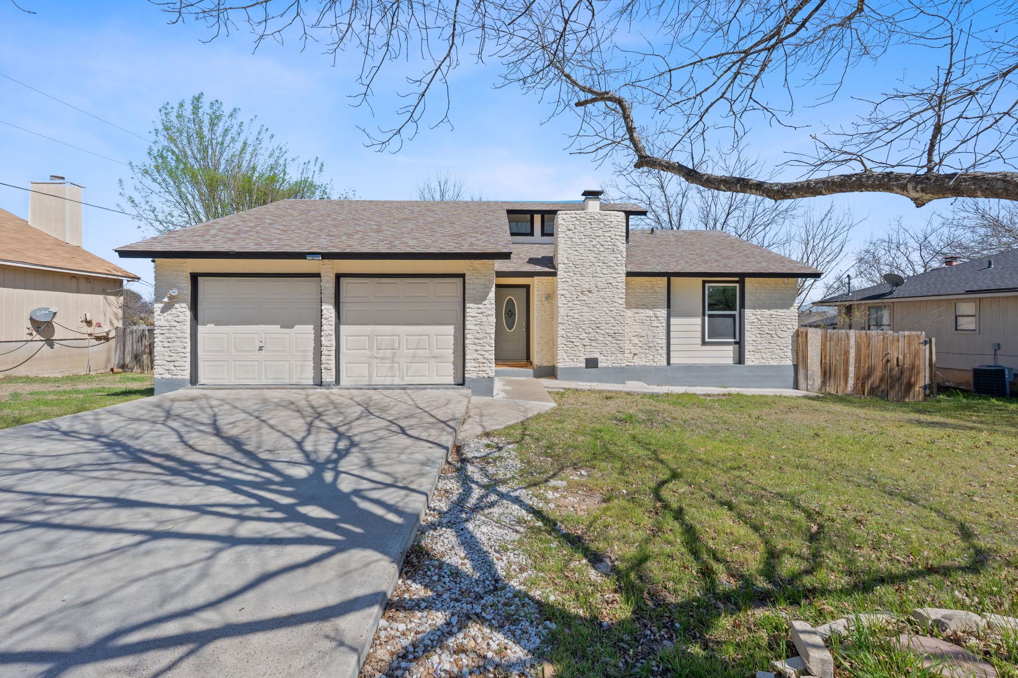 1002 Parkside Cir Property Photo