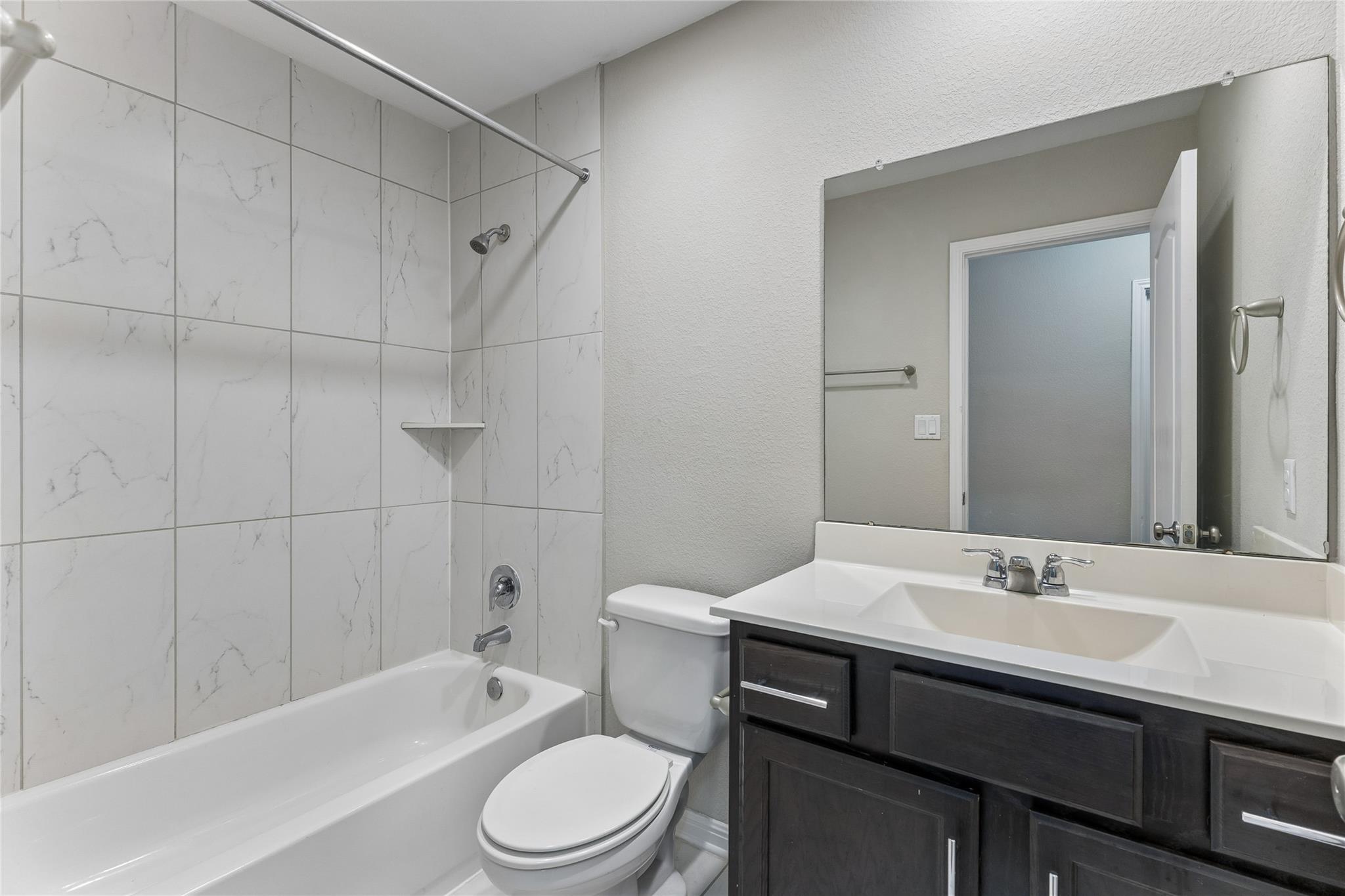 733 Coconut Grove St Property Photo 16