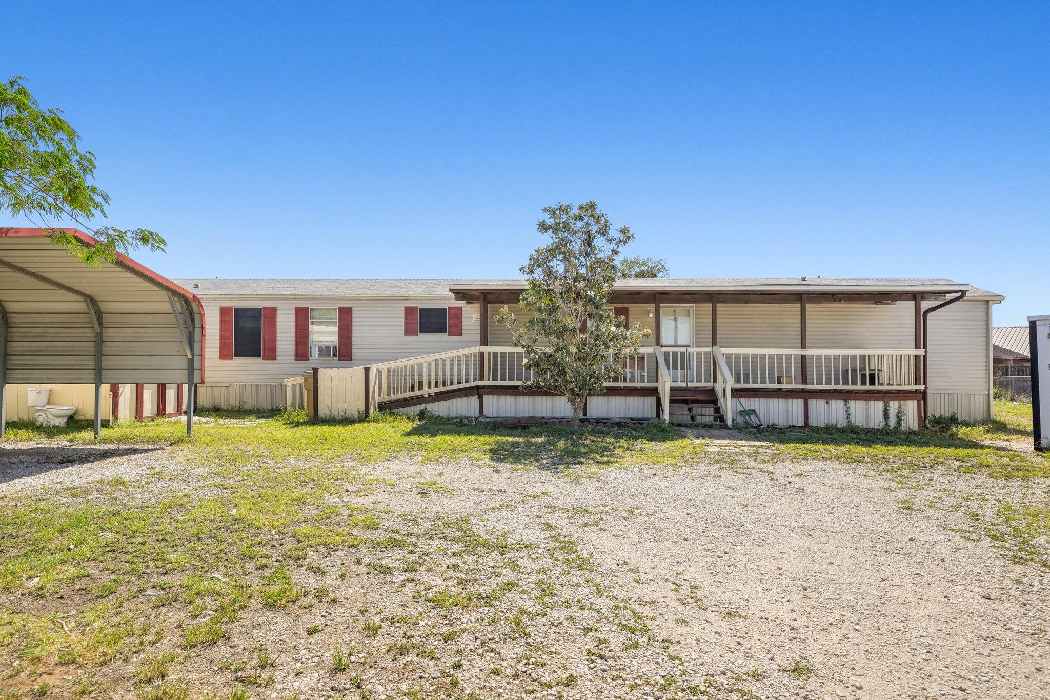 4818 Young Oak Property Photo 1