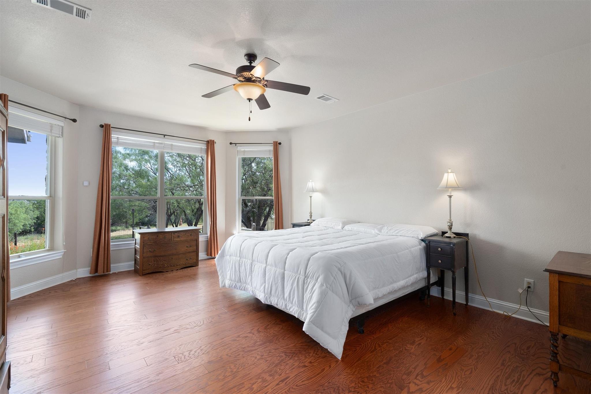 120 Oak Meadow Trl Property Photo 17