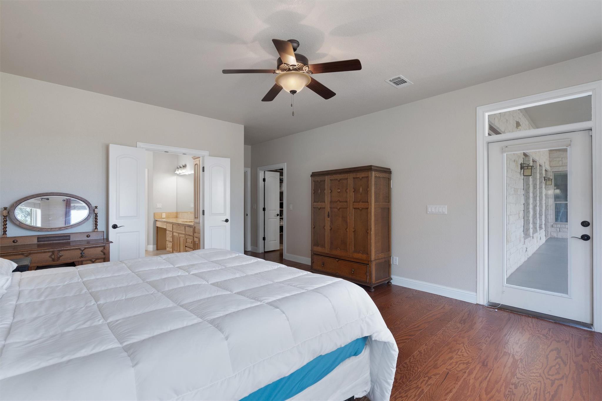 120 Oak Meadow Trl Property Photo 18