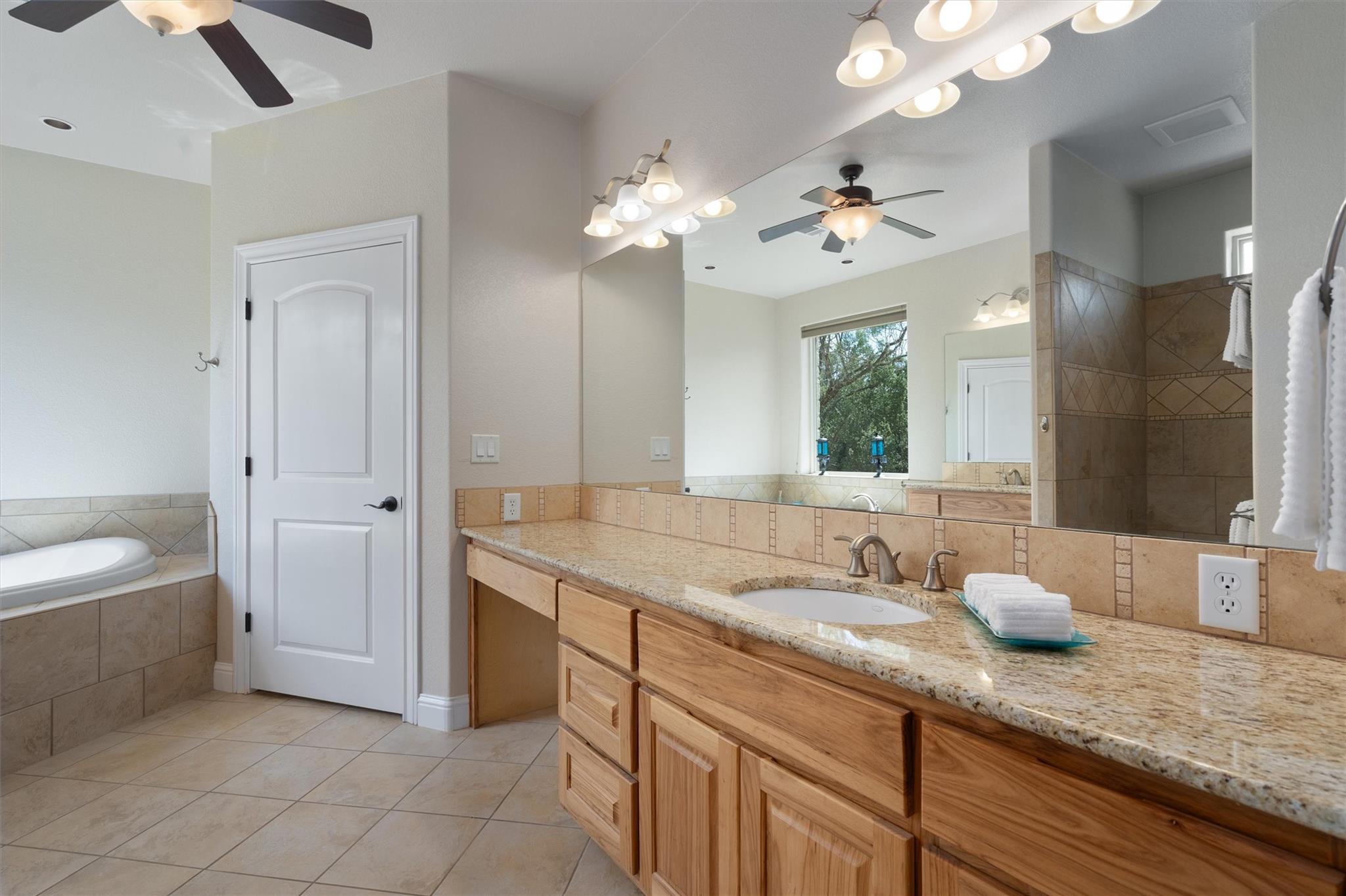 120 Oak Meadow Trl Property Photo 20