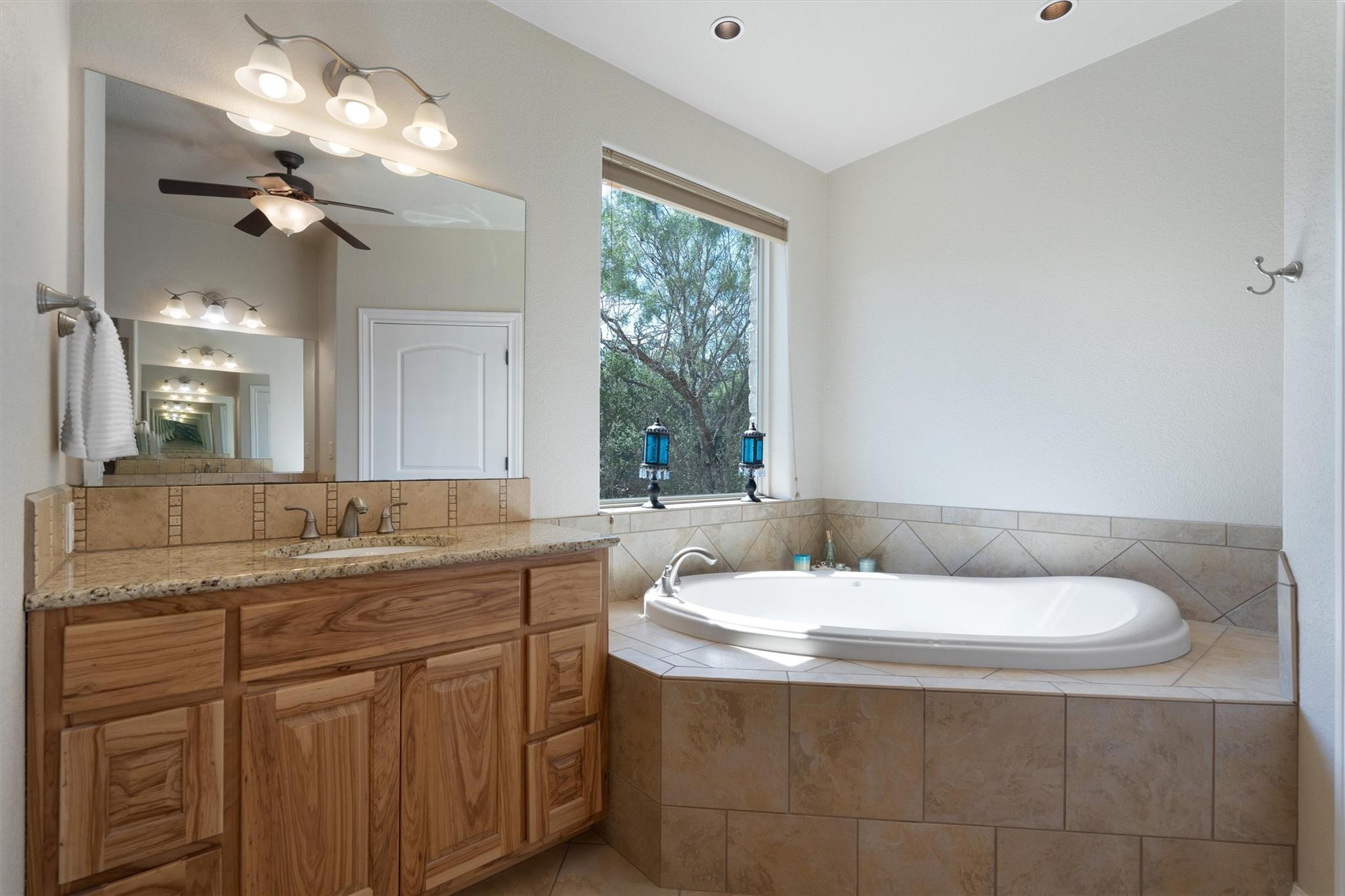 120 Oak Meadow Trl Property Photo 21
