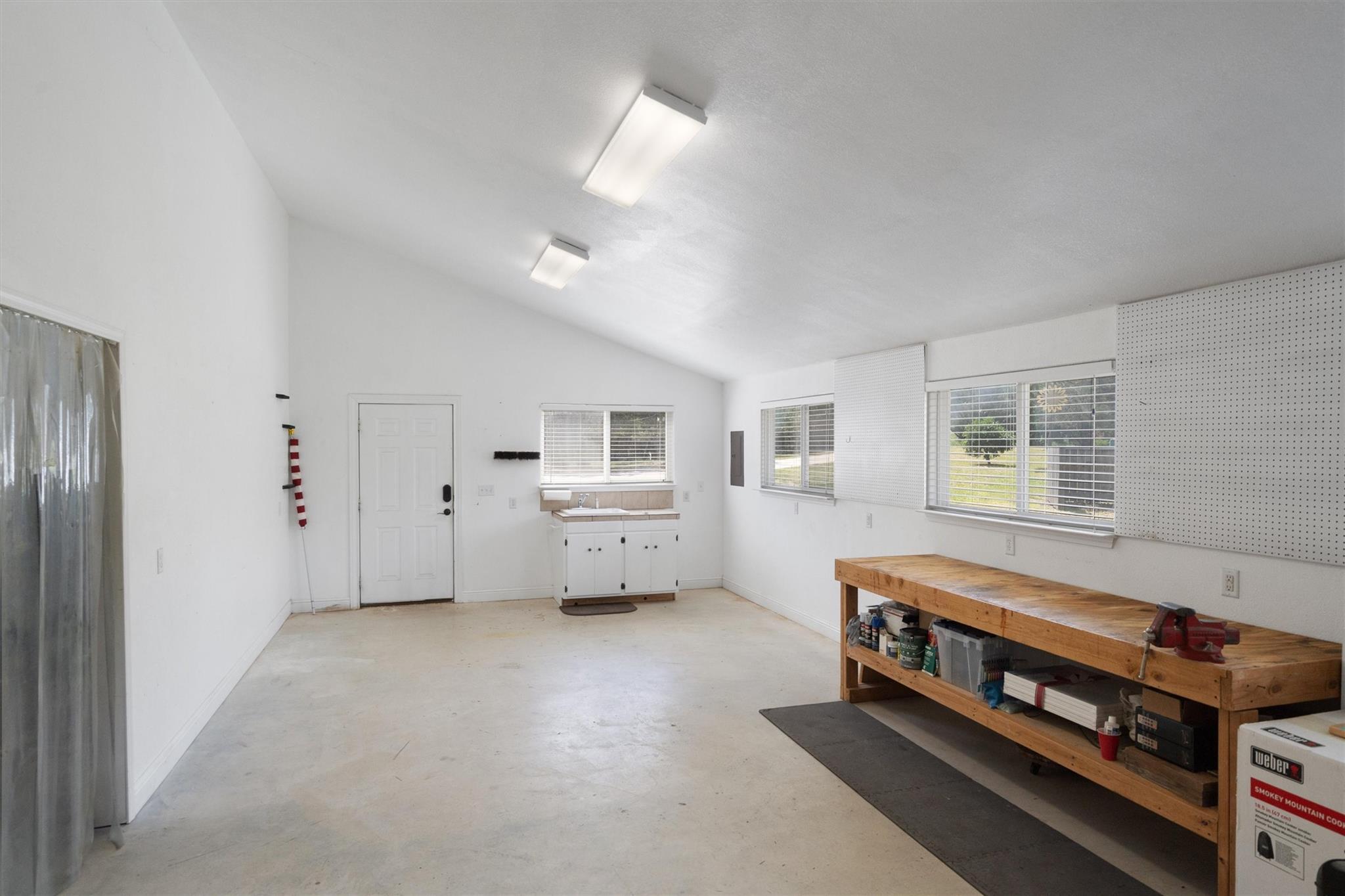120 Oak Meadow Trl Property Photo 34