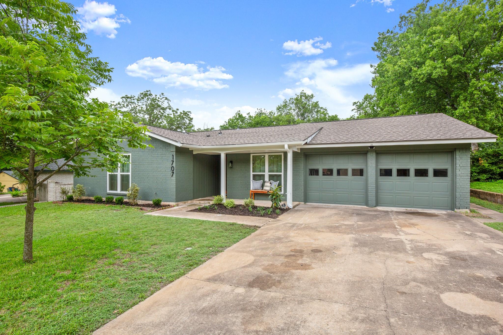 1707 Raven Dr