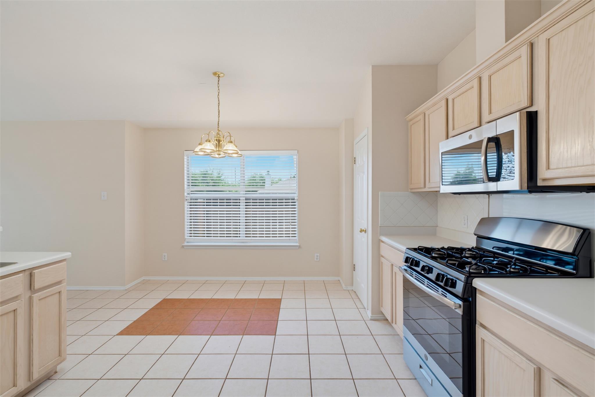 3705 Crownover St Property Photo 6